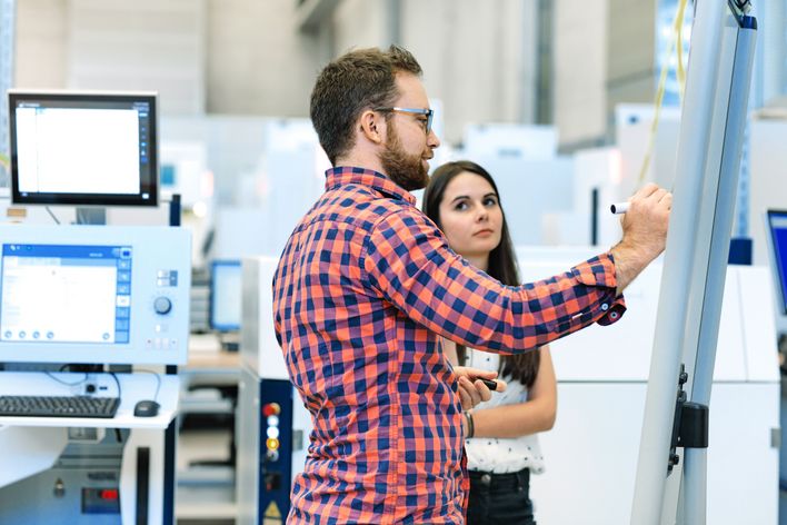 Diplomati in TRUMPF che lavorano insieme