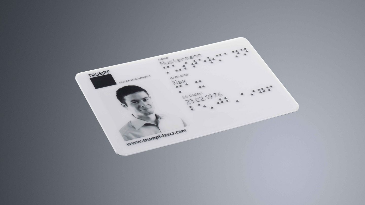 TRUMPF marcarea cu laser a cărților de identitate din plastic