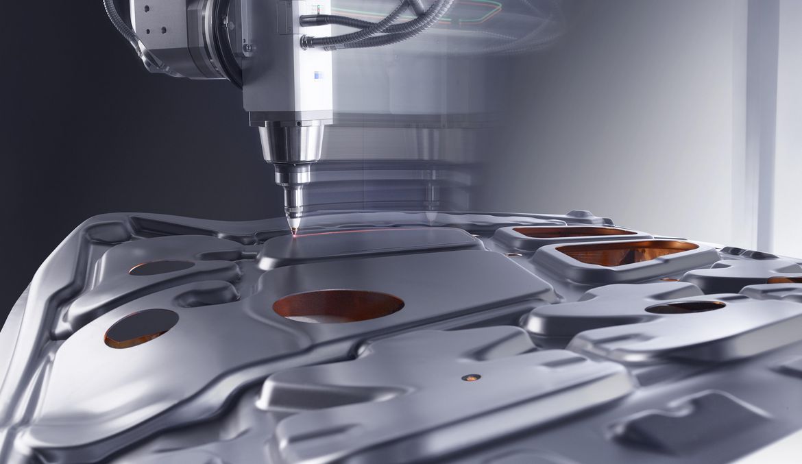 3D laserové řezání částí karoserií pomocí strojů TruLaser Cell