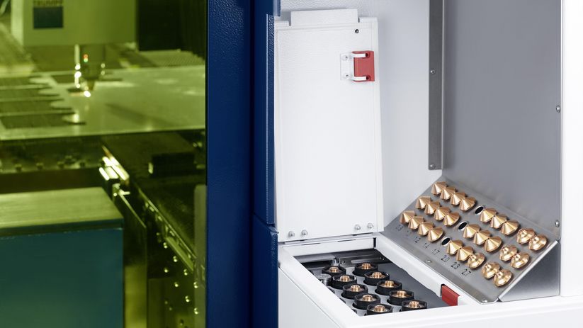 TruLaser Center 7030 à changeur de buse automatique