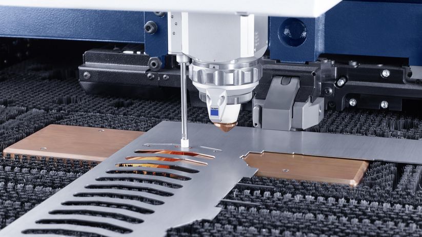 TruLaser Center 7030, tête de coupe et vérin éjecteur via SmartGate